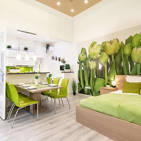 - Large - Comfy Apartamento Budapeste