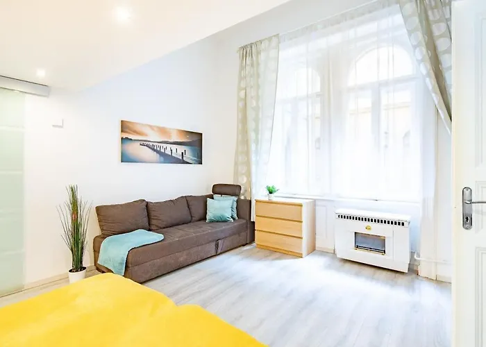- Large - Comfy Budapest