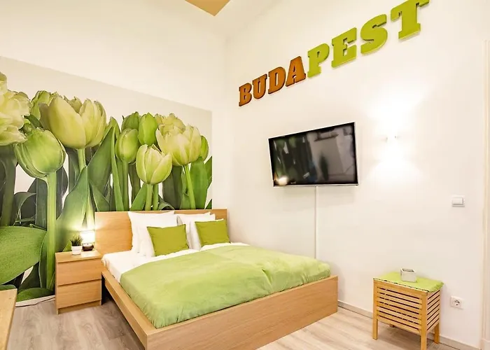 - Large - Comfy * Budapesta